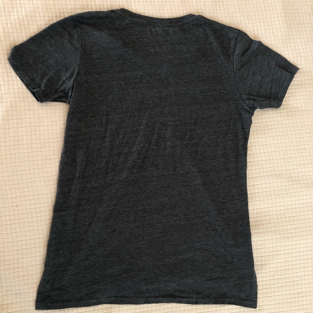 🎉SALE!!🎉. Miami Hurricanes T-Shirt NWOT Woman’s Size S - Picture 6 of 6